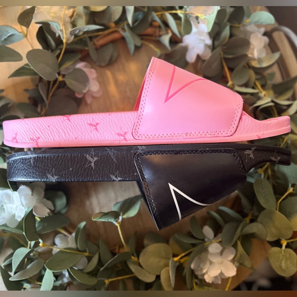 JSC Slides (FIT LIKE 10.5!!) - Picture 3 of 3